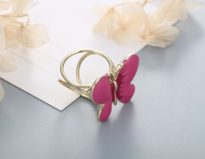 Elegantná ozdobná brošňa pre šatky v tvare ružového motýľa