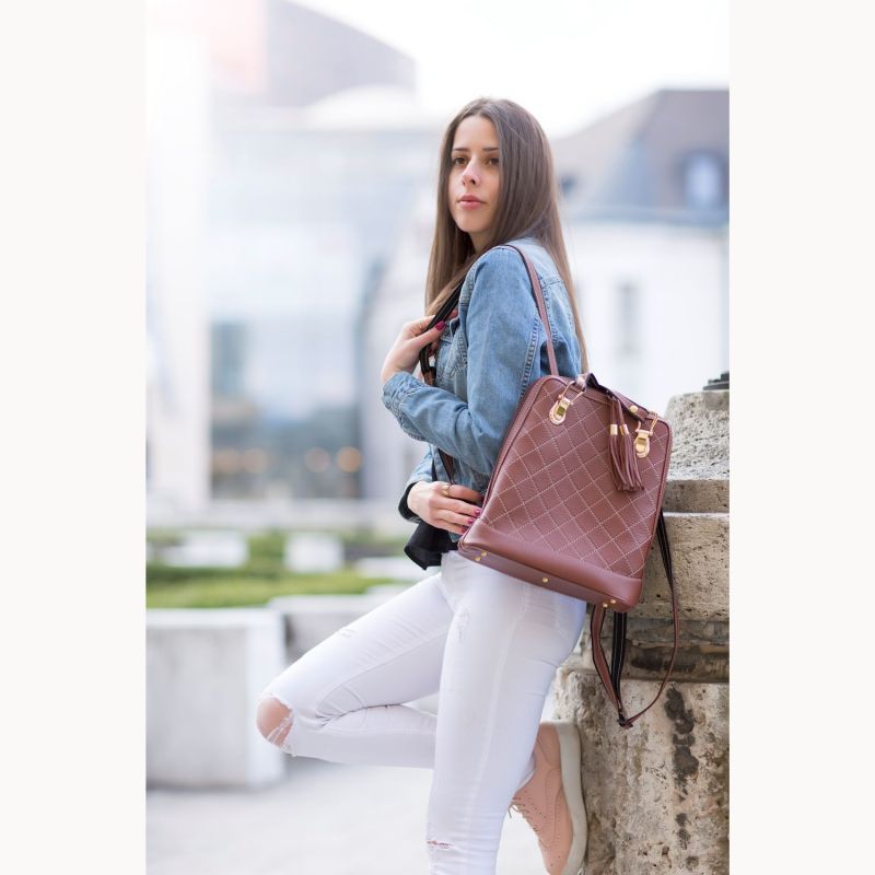 Luxusný kožený ruksak z pravej hovädzej kože so strapcami č.8661 v hnedej farbe