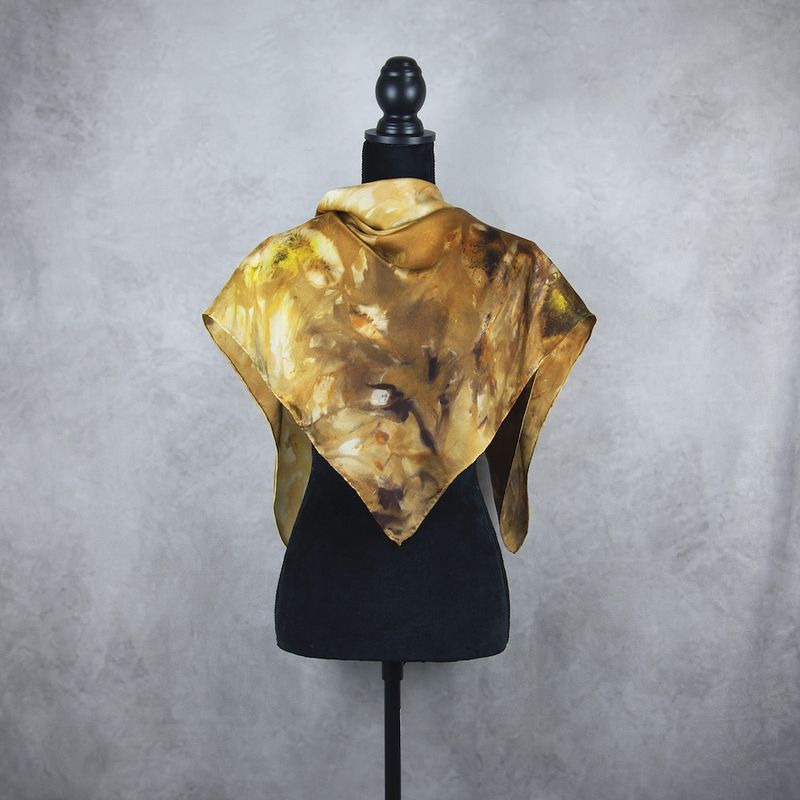 Luxusná hodvábna šatka LIMITED_351, Vyrobená na Slovensku, 90 x 90cm