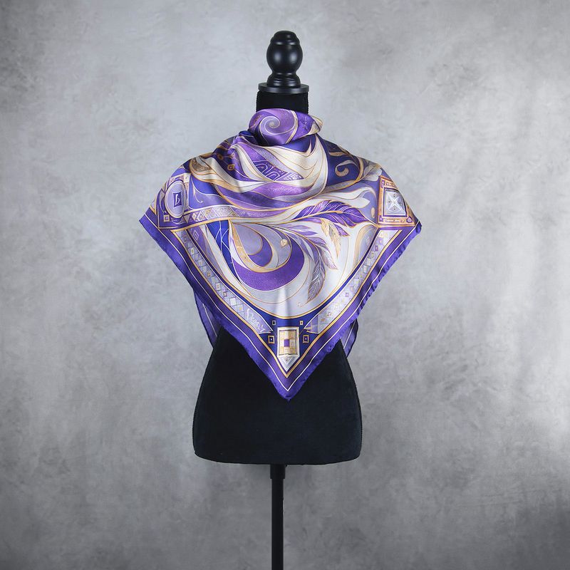 Módna hodvábna šatka LÍŠKA – PURPUROVÁ, 90 x 90cm, MADE IN SLOVAKIA