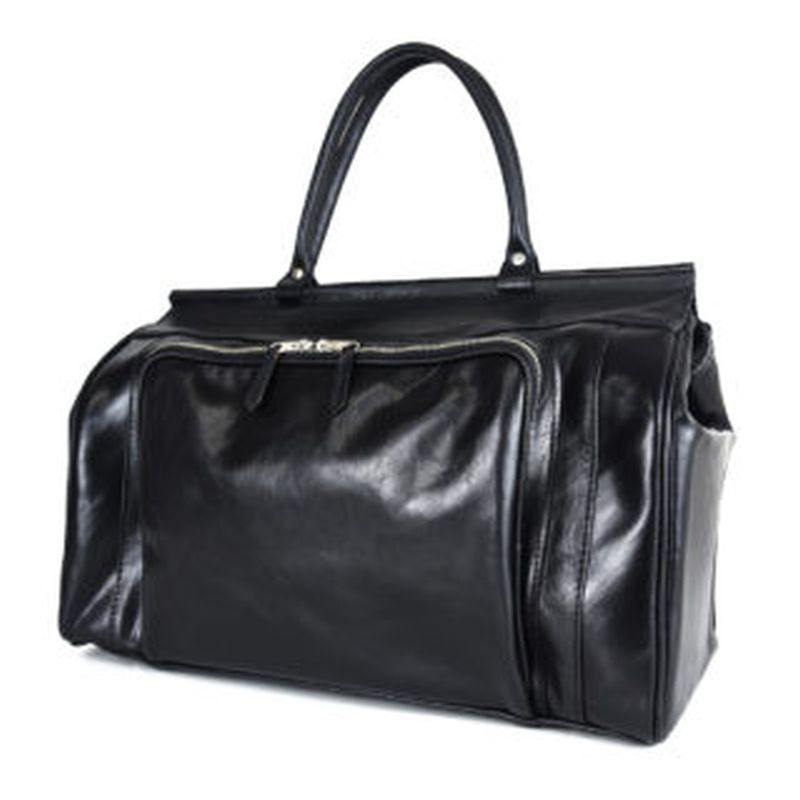 Módna kožená cestovná kabela s bohatou výbavou v čiernej farbe