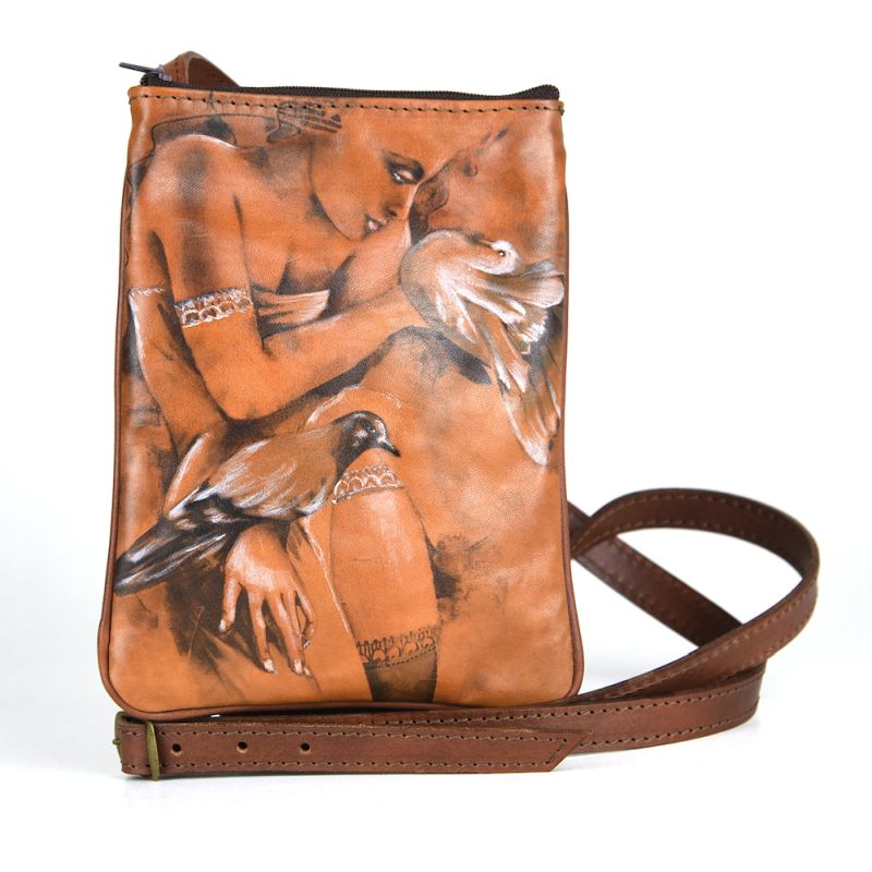 Ručne maľovaná crossbody kabelka č.8603 s motívom Žena s holubmi
