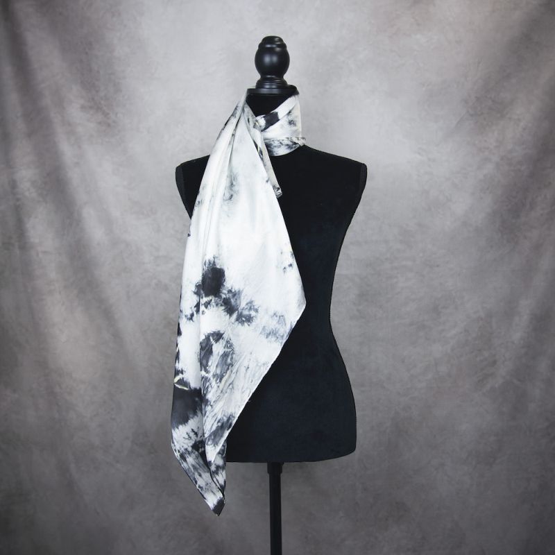 Hodvábna šatka LIMITED_082, Vyrobená na Slovensku, 90 x 90cm