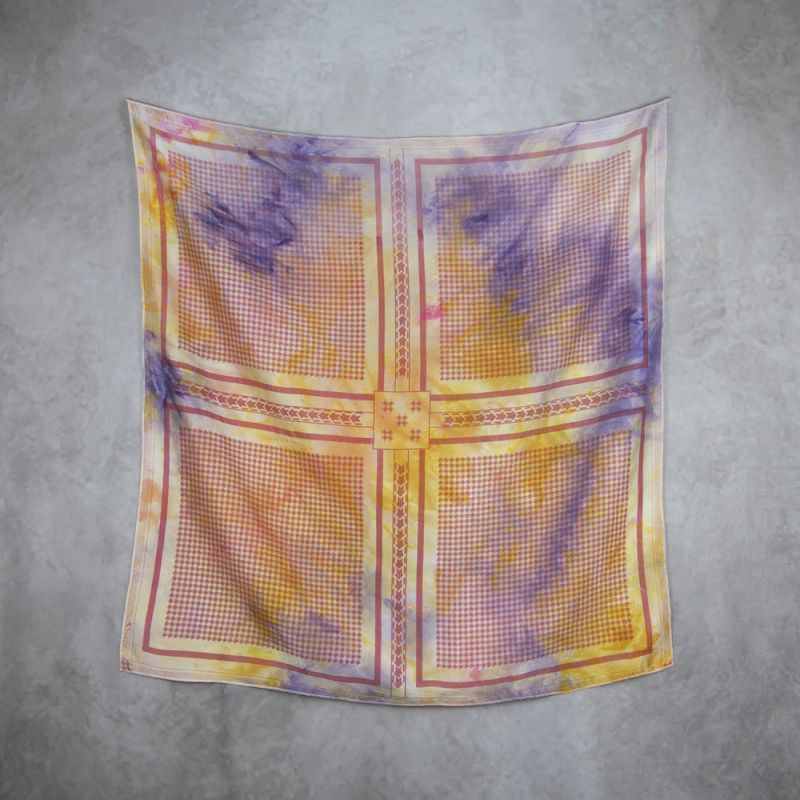 Hodvábna šatka KOHÚTIA STOPA MIX FARIEB, 80 x 80cm, Vyrobená na Slovensku