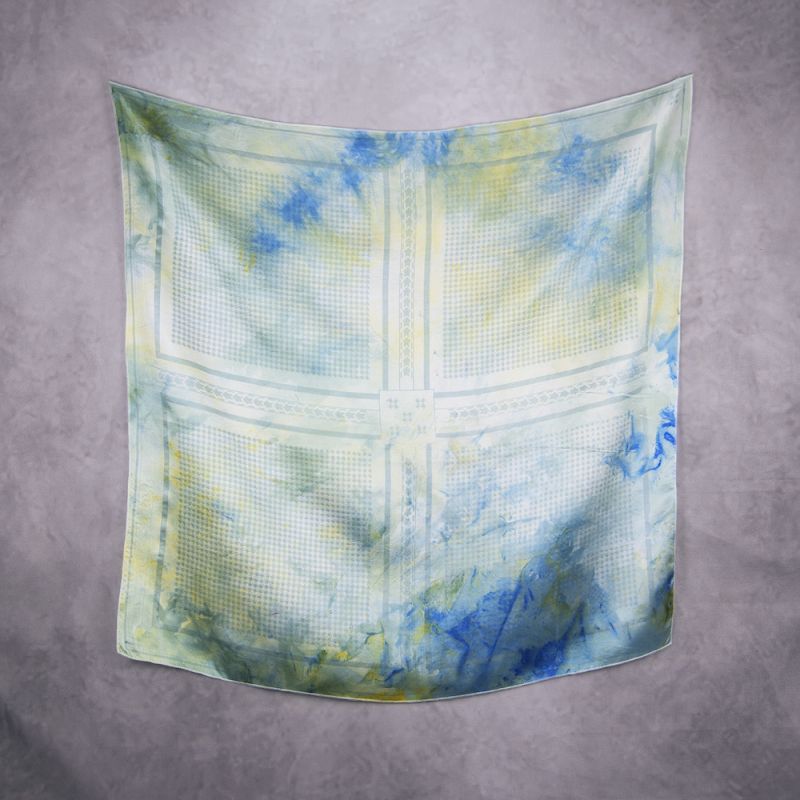 Hodvábna šatka KOHÚTIA STOPA MIX FARIEB_2, 85 x 85cm, Vyrobená na Slovensku