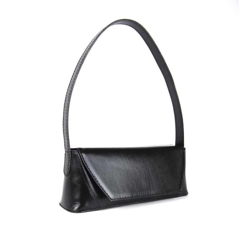 Kabelka z pravej kože v čiernej farbe