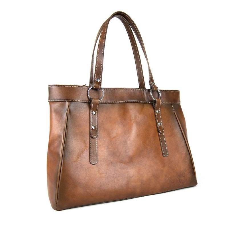 Módna kožená kabelka 8602 ručne tamponovaná a tieňovaná v cigaro farbe