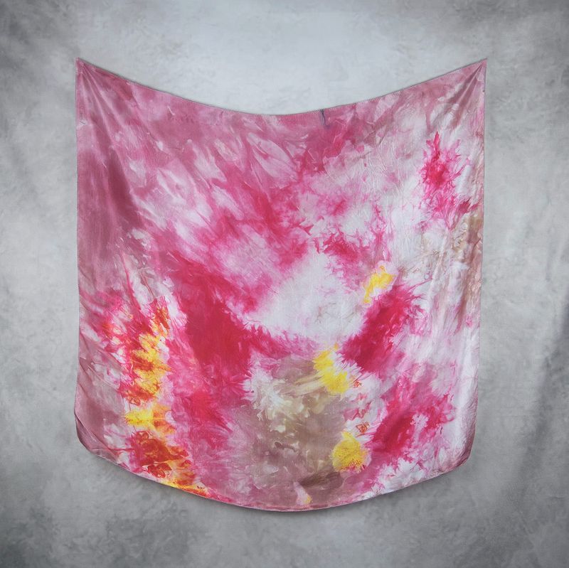 Hodvábna šatka VZOR_40, 80 x 90cm, nadčasová elegancia z prírodného hodvábu