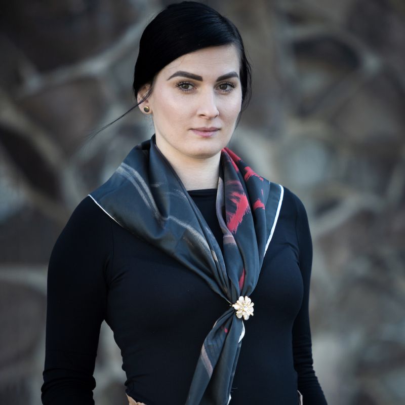 Módna hodvábna šatka ČERVENÁ ČIAPOČKA, 90 x 90cm, Made in SLOVAKIA