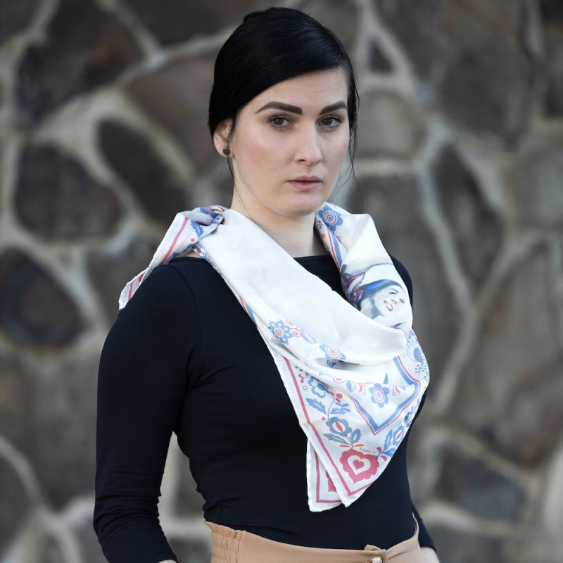 Módna hodvábna šatka TANEČNICA, 90 x 90cm, Made in SLOVAKIA