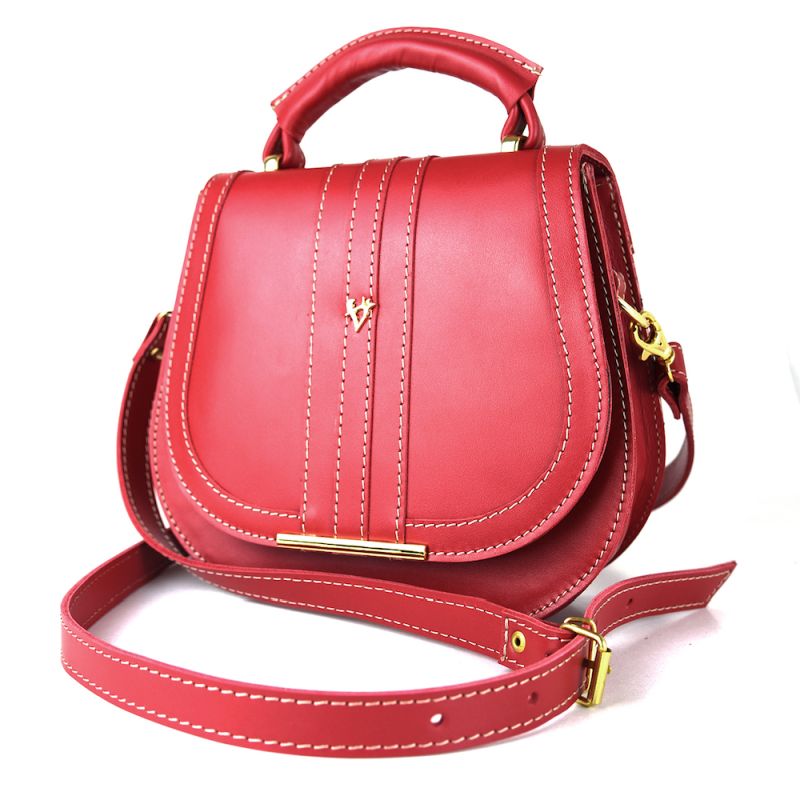 Módna kožená kabelka v červenej farbe