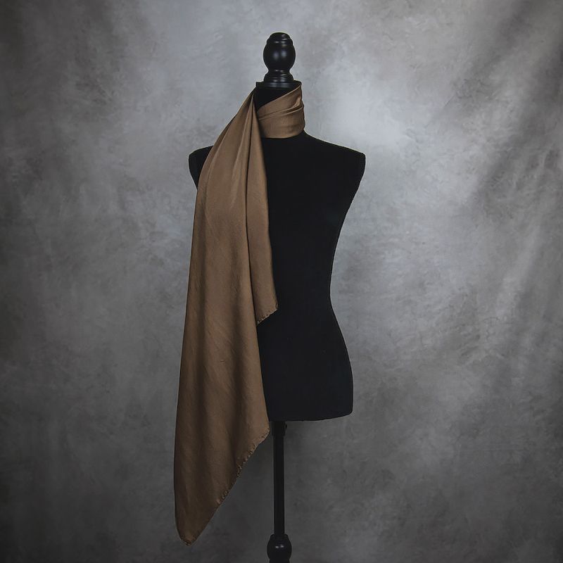 Hodvábna šatka OKROVO-HNEDÁ 90 x 90cm