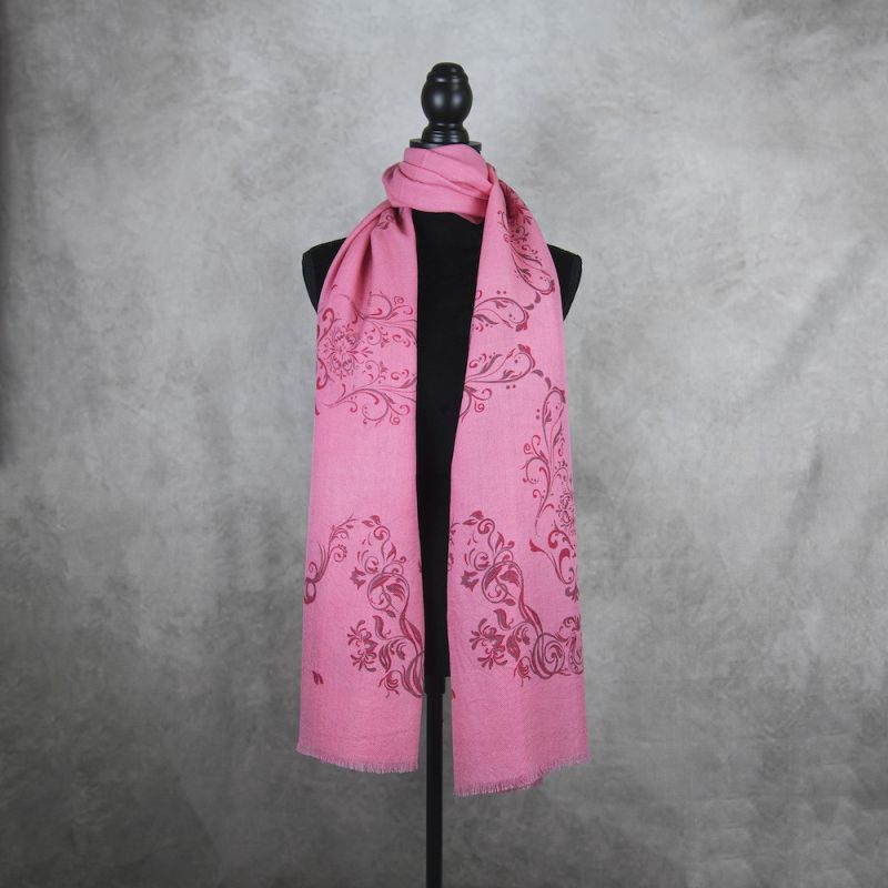 Zimný šál z Merino vlny so vzorom ORNAMENT PINK