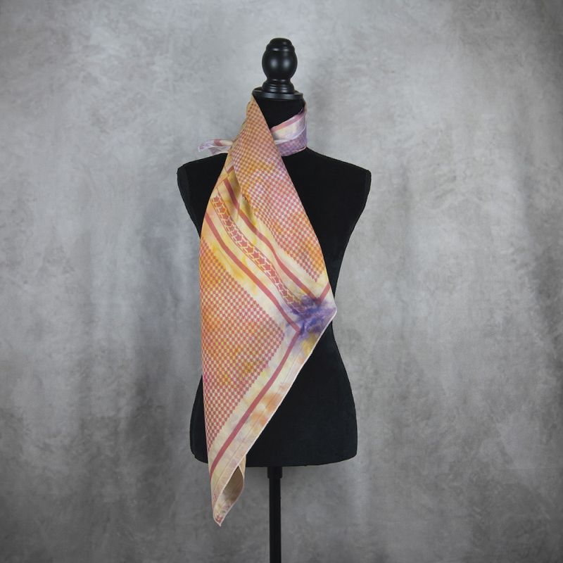 Hodvábna šatka KOHÚTIA STOPA MIX FARIEB, 80 x 80cm, Vyrobená na Slovensku