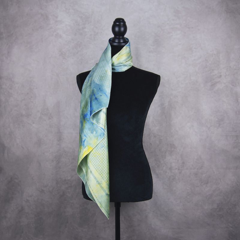 Hodvábna šatka KOHÚTIA STOPA MIX FARIEB_2, 85 x 85cm, Vyrobená na Slovensku