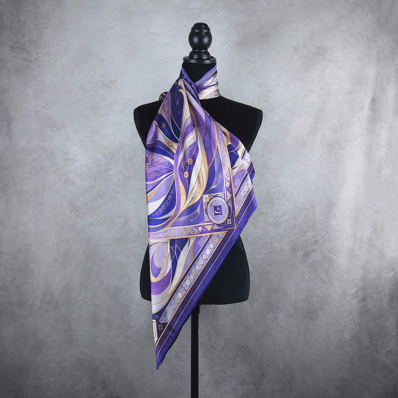 Módna hodvábna šatka LÍŠKA – PURPUROVÁ, 90 x 90cm, MADE IN SLOVAKIA