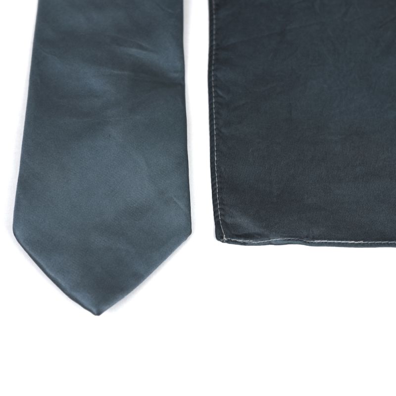 Hodvábna kravata + vreckovka v antracitovej farbe, Slovenská výroba 100% hodváb