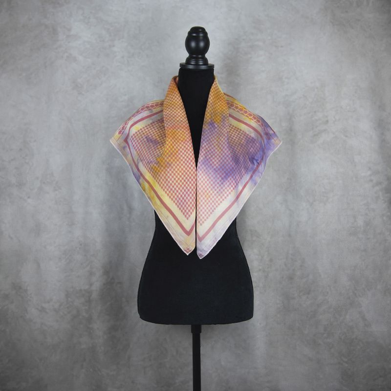 Hodvábna šatka KOHÚTIA STOPA MIX FARIEB, 80 x 80cm, Vyrobená na Slovensku