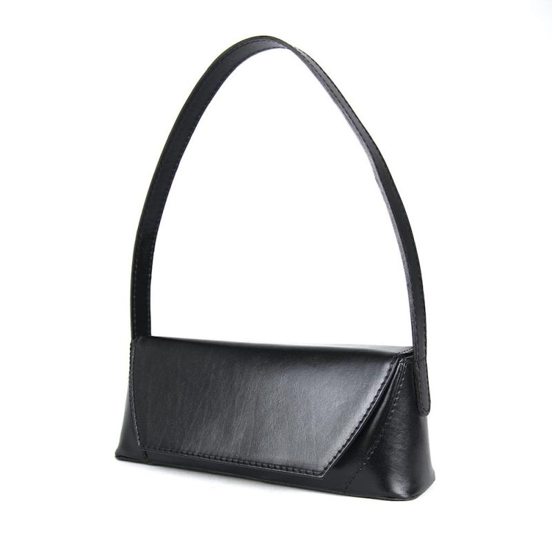 Kabelka z pravej kože v čiernej farbe