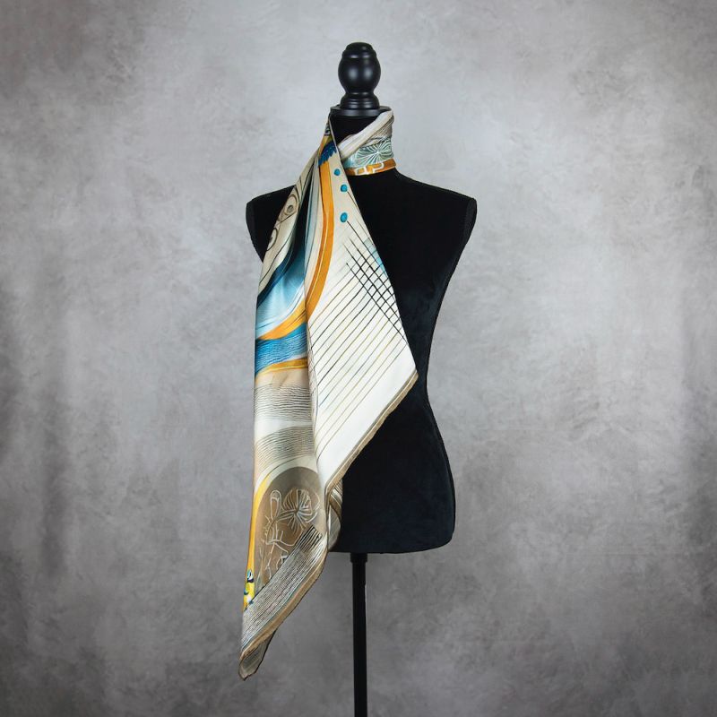 Módna hodvábna šatka SÝKORKA - KRÉMOVÁ, 90 x 90cm, MADE IN SLOVAKIA