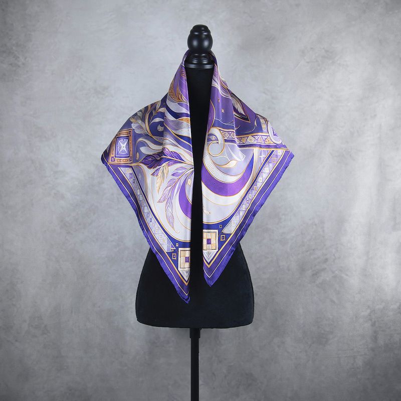 Módna hodvábna šatka LÍŠKA – PURPUROVÁ, 90 x 90cm, MADE IN SLOVAKIA