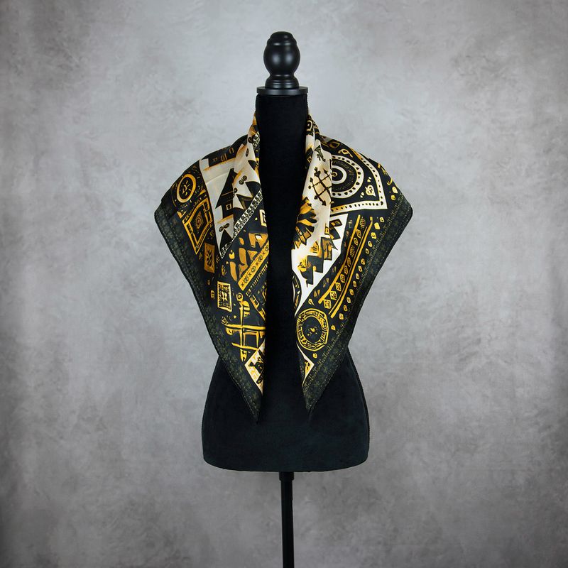 Módna hodvábna šatka ČIČMANY - ČIERNO-ZLATÉ, 90 x 90cm, MADE IN SLOVAKIA