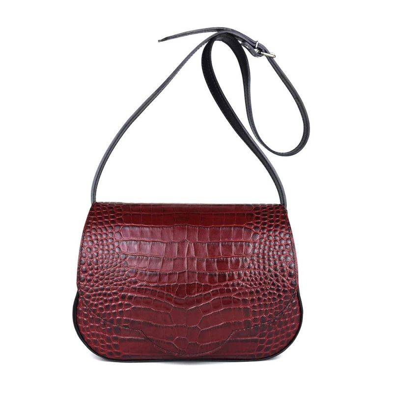 Dámska kabelka crossbody z hovädzej kože s dezénom krokodíla v bordovej farbe
