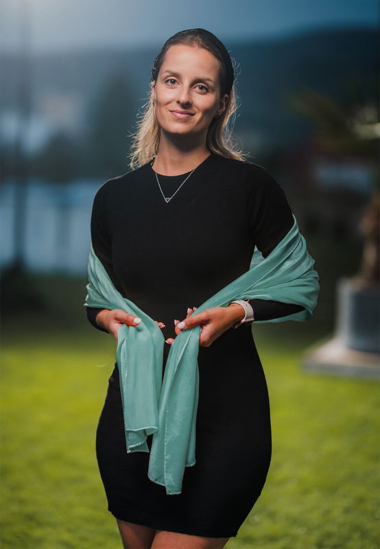 Hodvábny šál SMARAGDOVO-ZELENÝ, Vyrobený na Slovensku, 175 x 45cm