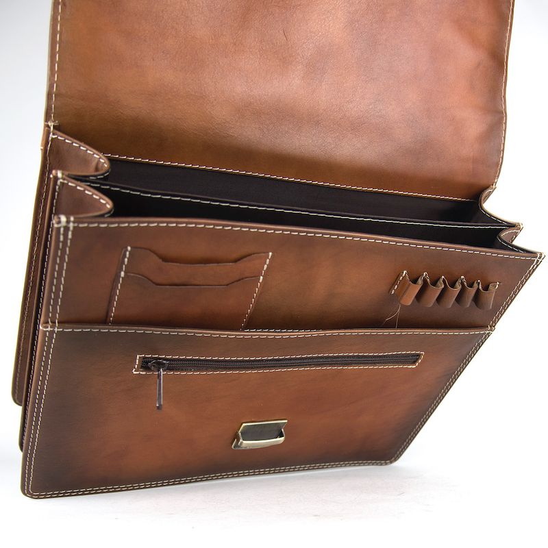 Kožená aktovka č.7897, ručne tamponovaná v Cigaro farbe