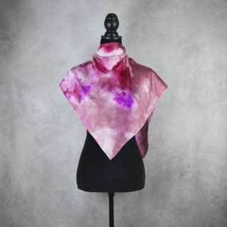 LIMITED_215 – Ručne vyrábaná Hodvábna Šatka 90 × 90 cm, Jeden kus